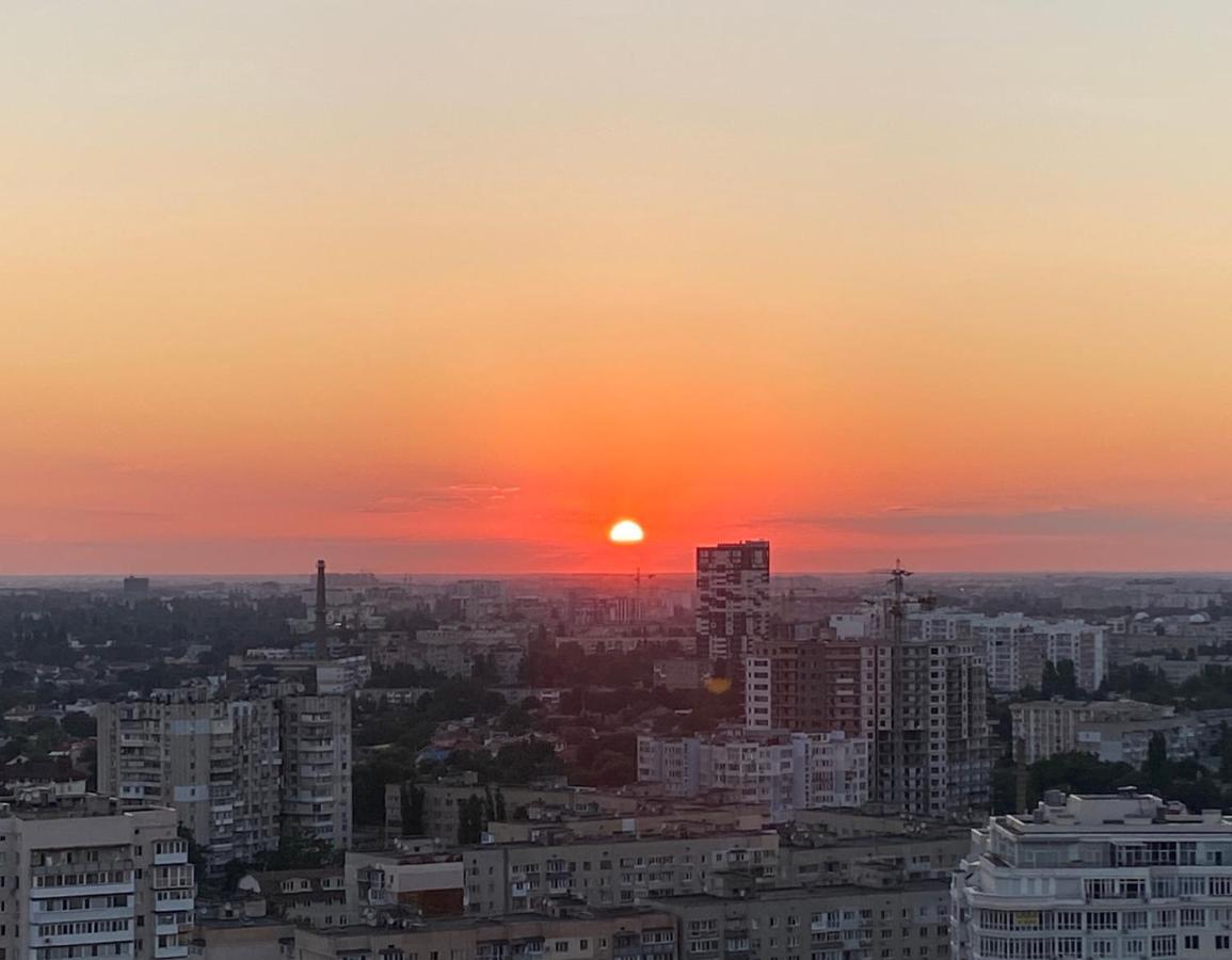 Razor Apartment With Terrace, Kamanina Odessa Dış mekan fotoğraf