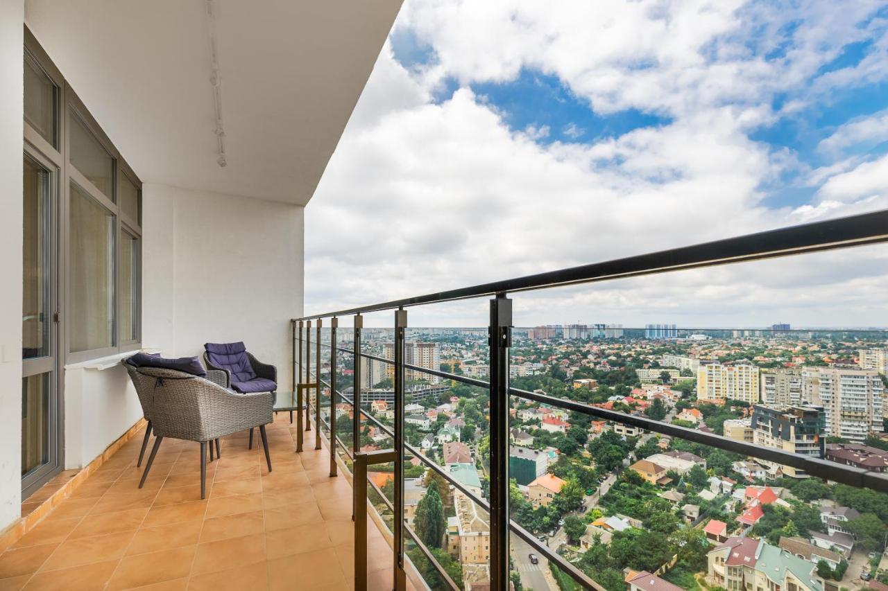 Razor Apartment With Terrace, Kamanina Odessa Dış mekan fotoğraf