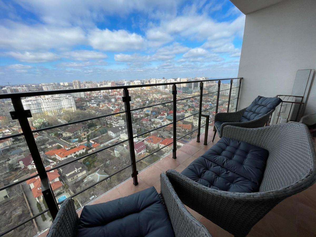 Razor Apartment With Terrace, Kamanina Odessa Dış mekan fotoğraf